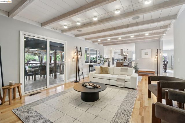 3744 Northridge Dr, Concord, CA 94518