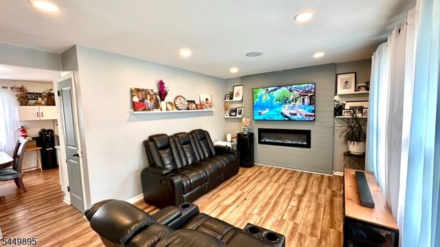 72 Valley View Rd, Hillside Twp., NJ 07205