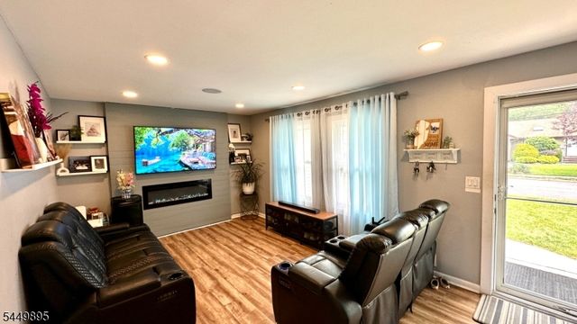 72 Valley View Rd, Hillside Twp., NJ 07205