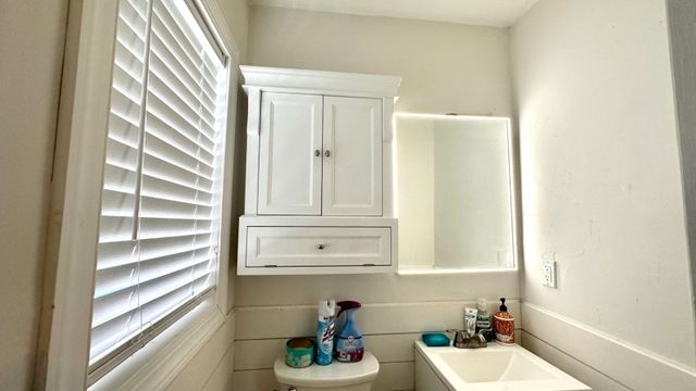 72 Valley View Rd, Hillside Twp., NJ 07205