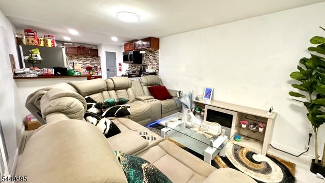 72 Valley View Rd, Hillside Twp., NJ 07205