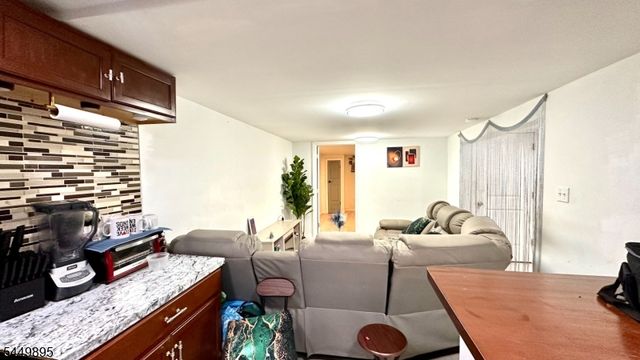 72 Valley View Rd, Hillside Twp., NJ 07205