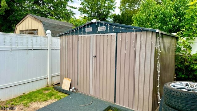 72 Valley View Rd, Hillside Twp., NJ 07205