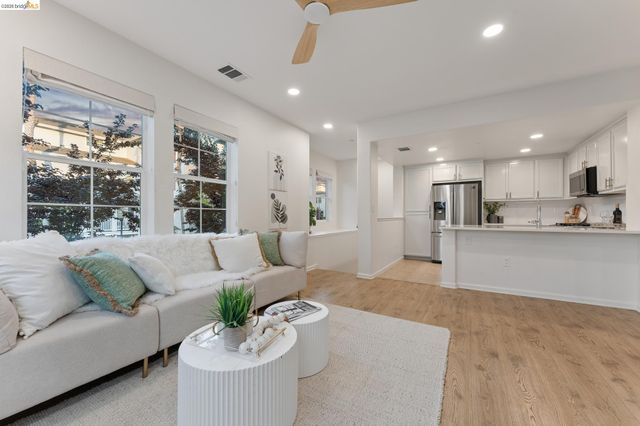 1753 Northshore Dr, Richmond, CA 94804