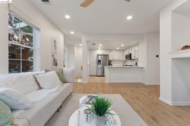 1753 Northshore Dr, Richmond, CA 94804