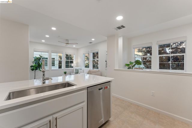 1753 Northshore Dr, Richmond, CA 94804