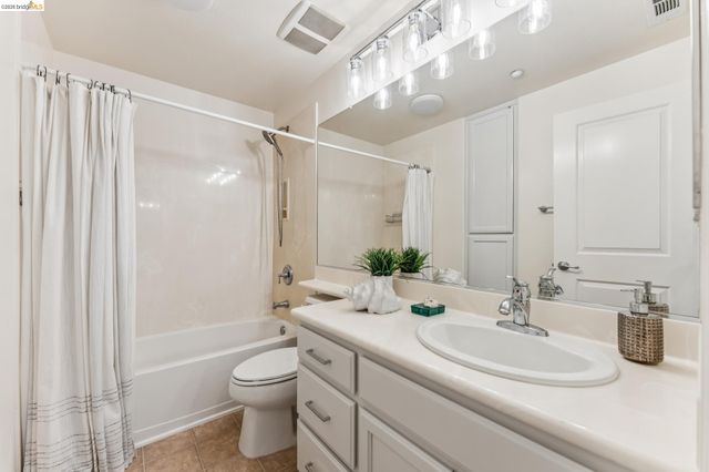 1753 Northshore Dr, Richmond, CA 94804