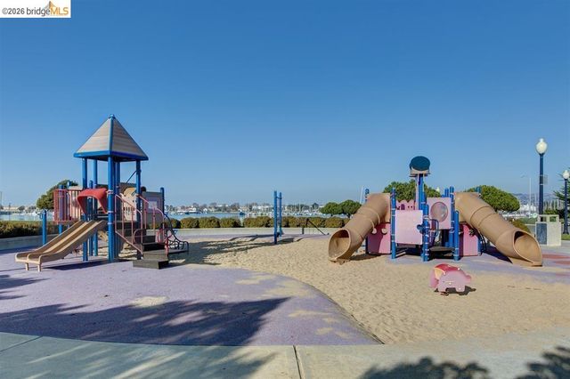 1753 Northshore Dr, Richmond, CA 94804