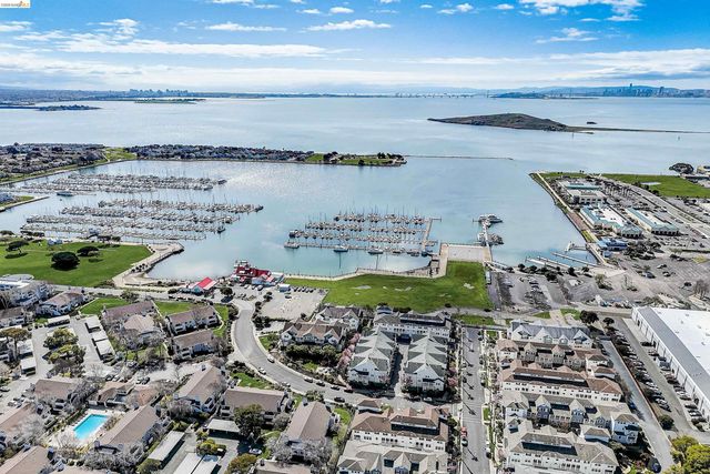 1753 Northshore Dr, Richmond, CA 94804