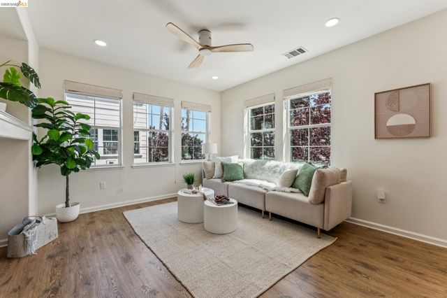 1753 Northshore Dr, Richmond, CA 94804