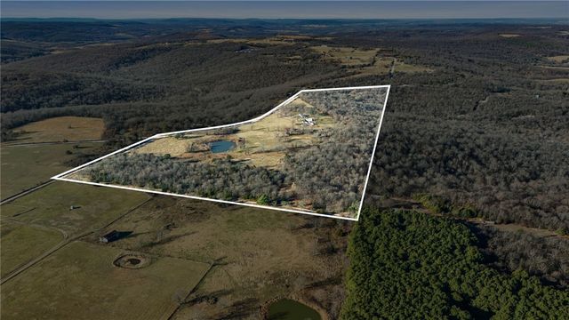 18880 S Skylight Mountain Road, Canehill, AR 72717