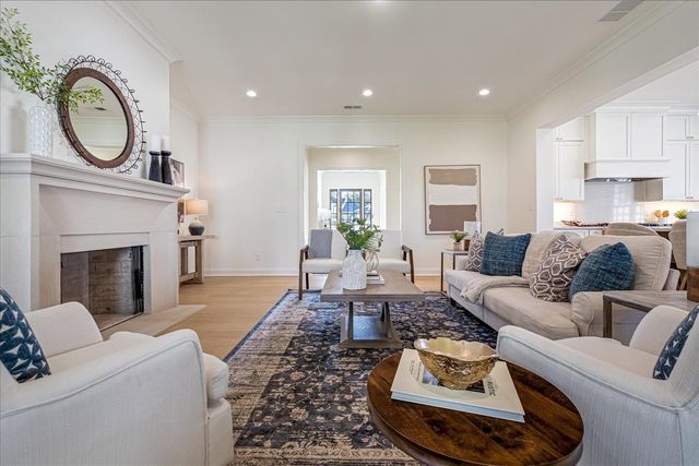 9140 CHEATHAM LN, Germantown, TN 38138