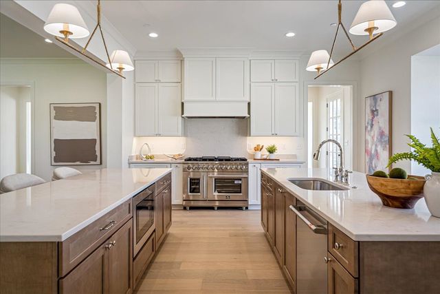 9140 CHEATHAM LN, Germantown, TN 38138