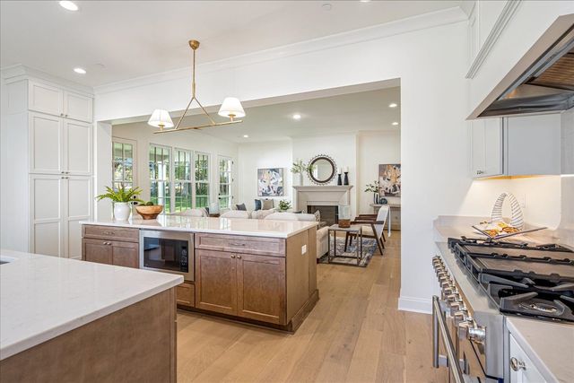 9140 CHEATHAM LN, Germantown, TN 38138