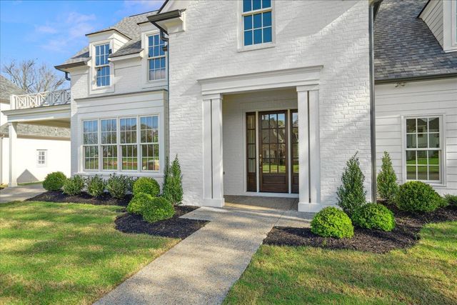 9140 CHEATHAM LN, Germantown, TN 38138