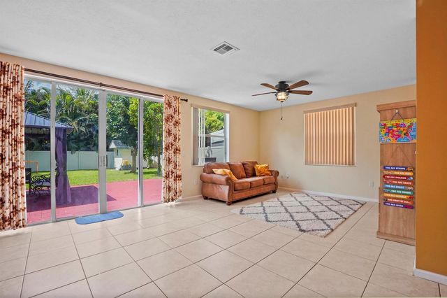 9670 Wolcott Place, Wellington, FL 33414