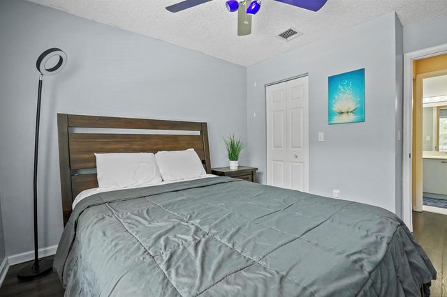 9670 Wolcott Place, Wellington, FL 33414
