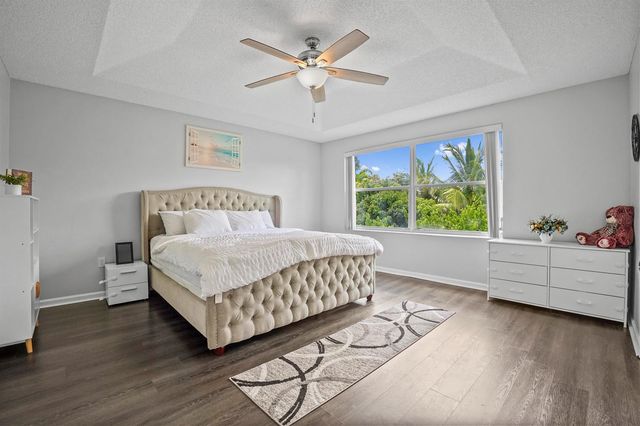 9670 Wolcott Place, Wellington, FL 33414