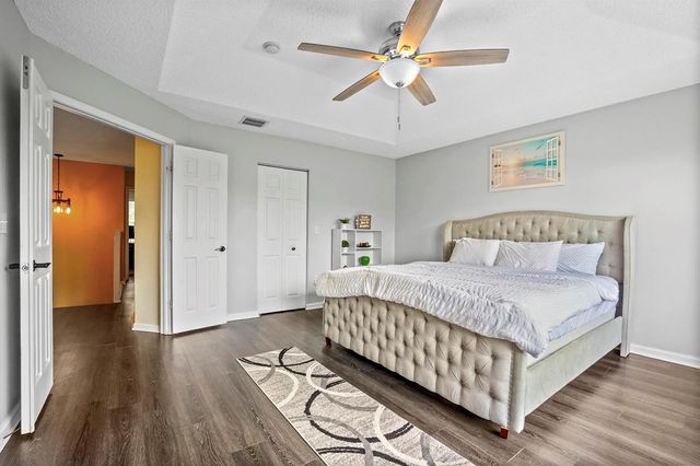 9670 Wolcott Place, Wellington, FL 33414