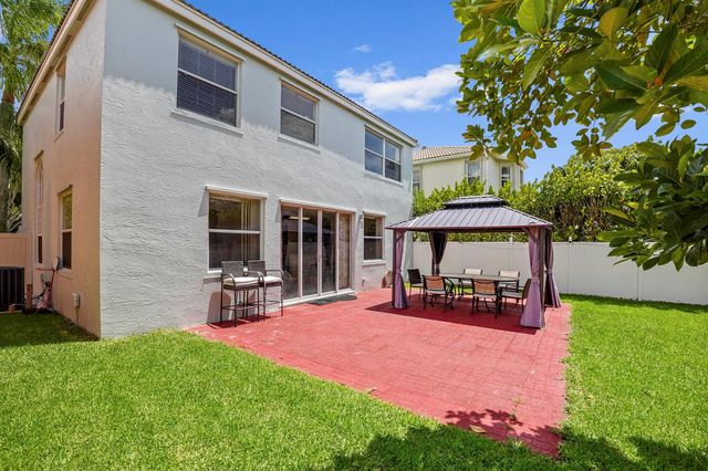 9670 Wolcott Place, Wellington, FL 33414