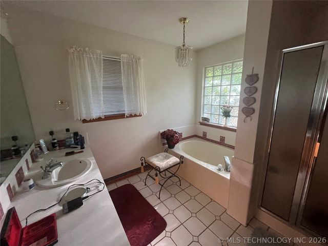 221 Cross Creek, Lone Grove, OK 73443
