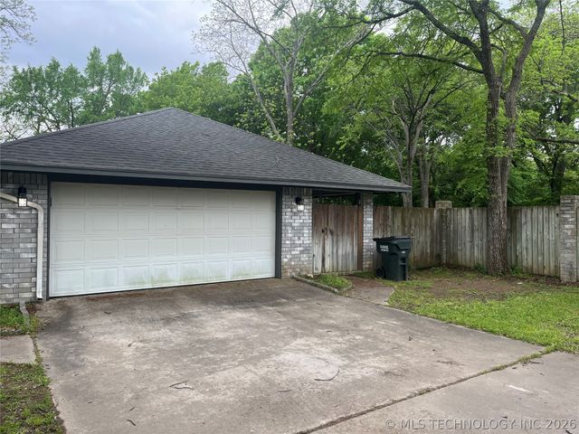 221 Cross Creek, Lone Grove, OK 73443