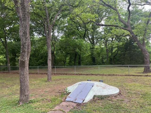 221 Cross Creek, Lone Grove, OK 73443