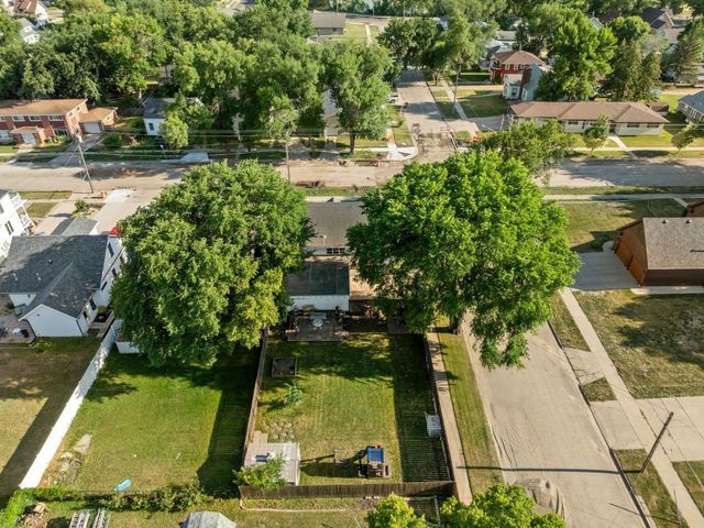 846 University Ave W, Minot, ND 58703