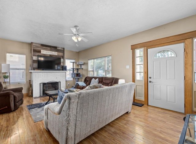 846 University Ave W, Minot, ND 58703