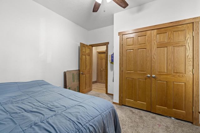 846 University Ave W, Minot, ND 58703