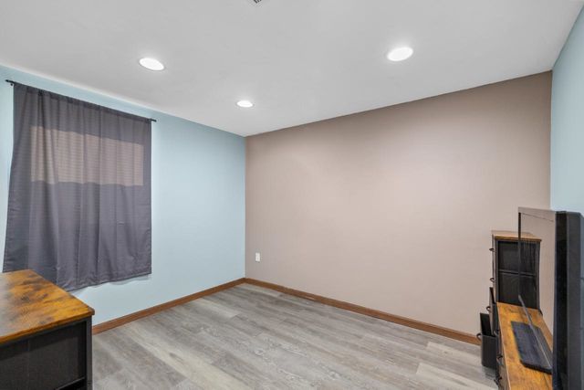 846 University Ave W, Minot, ND 58703