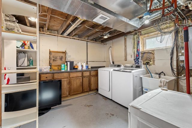 846 University Ave W, Minot, ND 58703