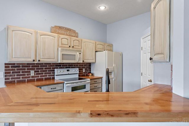 1122 Featherstone Court, Milford, OH 45150