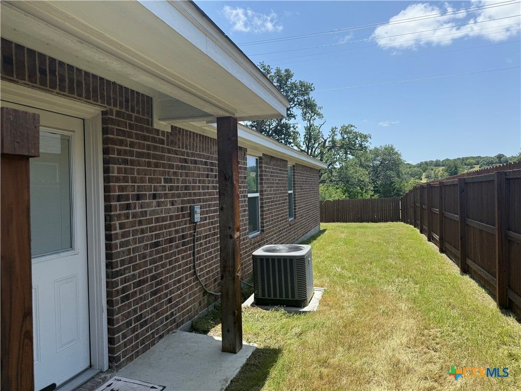 Image 9 of property listing at 1307 Liberation Lane, Copperas Cove, TX 76522