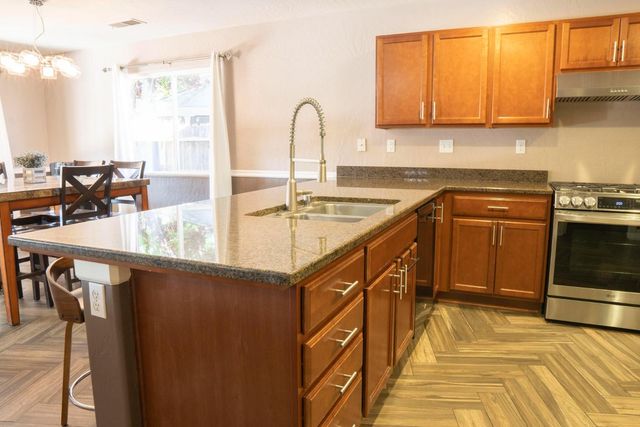 5831 E Platt Avenue, Fresno, CA 93727