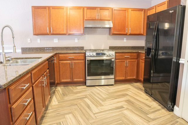5831 E Platt Avenue, Fresno, CA 93727