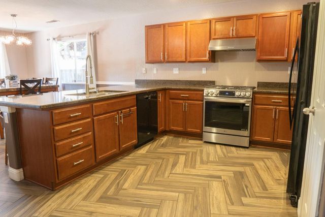 5831 E Platt Avenue, Fresno, CA 93727