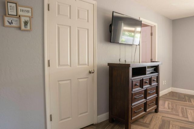 5831 E Platt Avenue, Fresno, CA 93727