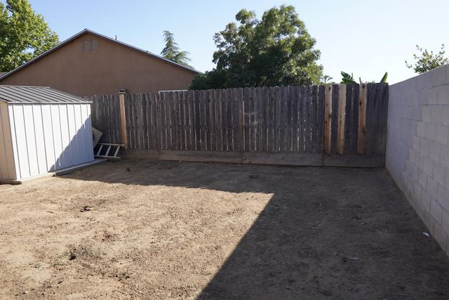 5831 E Platt Avenue, Fresno, CA 93727