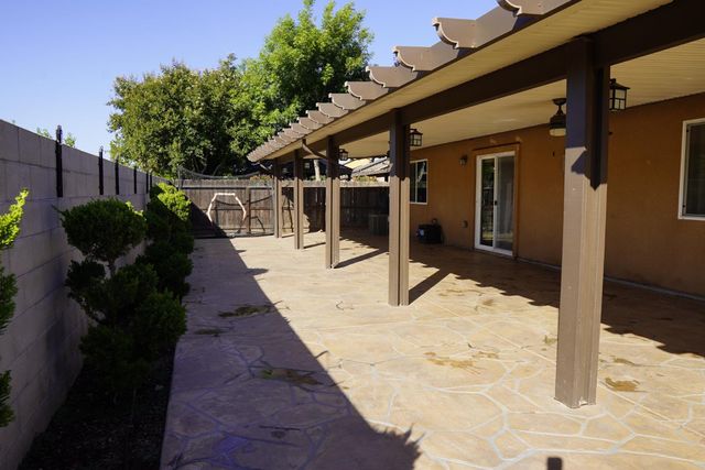 5831 E Platt Avenue, Fresno, CA 93727