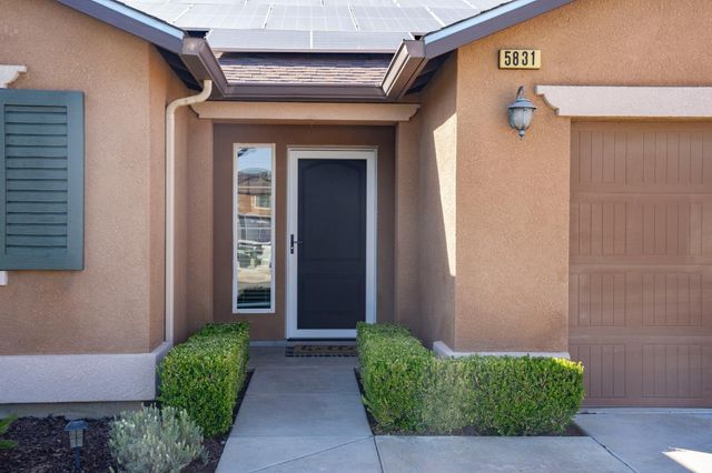 5831 E Platt Avenue, Fresno, CA 93727
