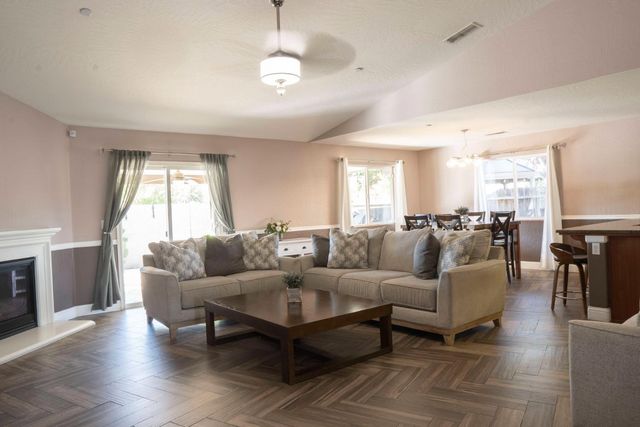 5831 E Platt Avenue, Fresno, CA 93727