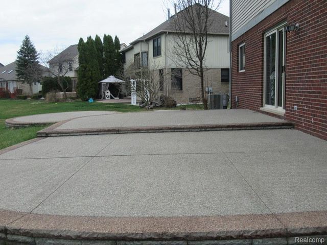 21406 Carlton Drive, Macomb, MI 48044