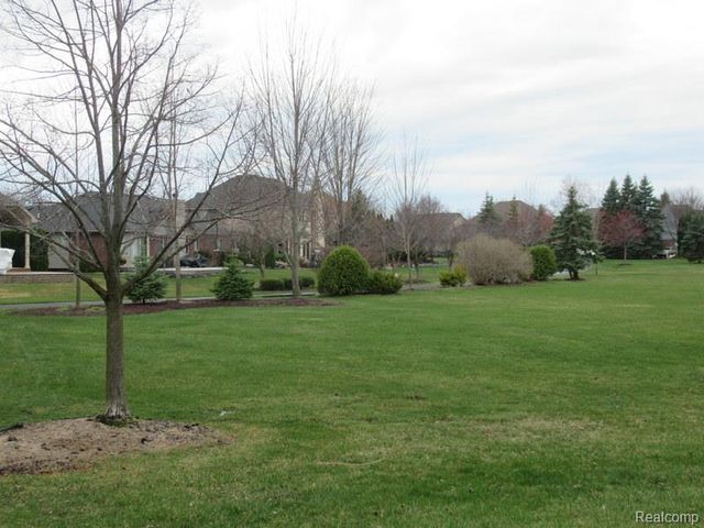 21406 Carlton Drive, Macomb, MI 48044