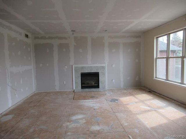 21406 Carlton Drive, Macomb, MI 48044