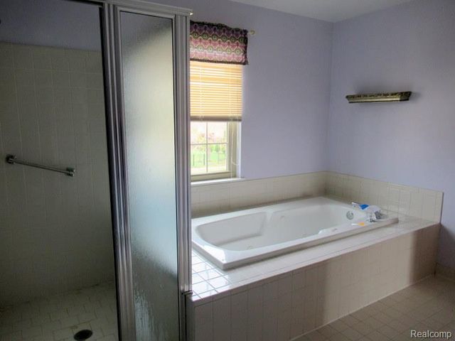 21406 Carlton Drive, Macomb, MI 48044