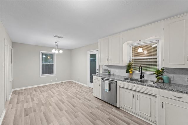 907 Barnhill Street, Brenham, TX 77833