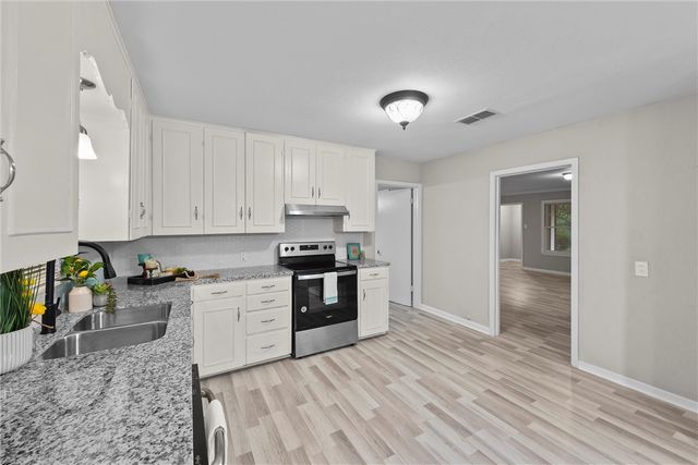 907 Barnhill Street, Brenham, TX 77833