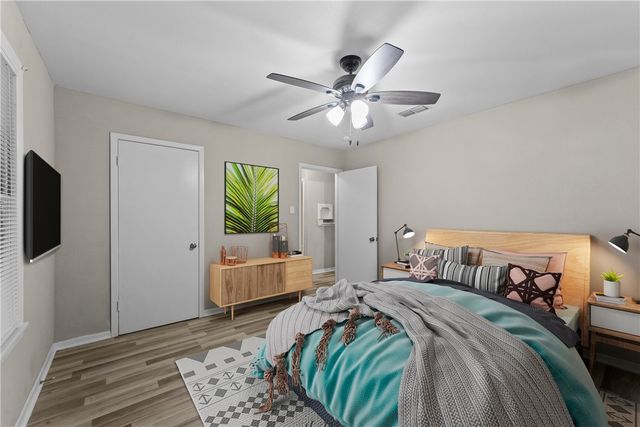 907 Barnhill Street, Brenham, TX 77833