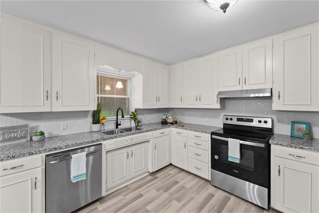 907 Barnhill Street, Brenham, TX 77833